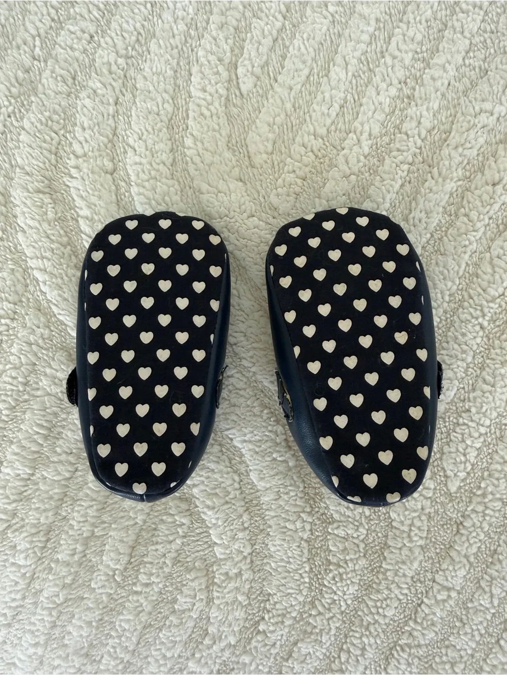 Kids Navy Mary Jane Shoes with White Heart - size 17 Eu- new